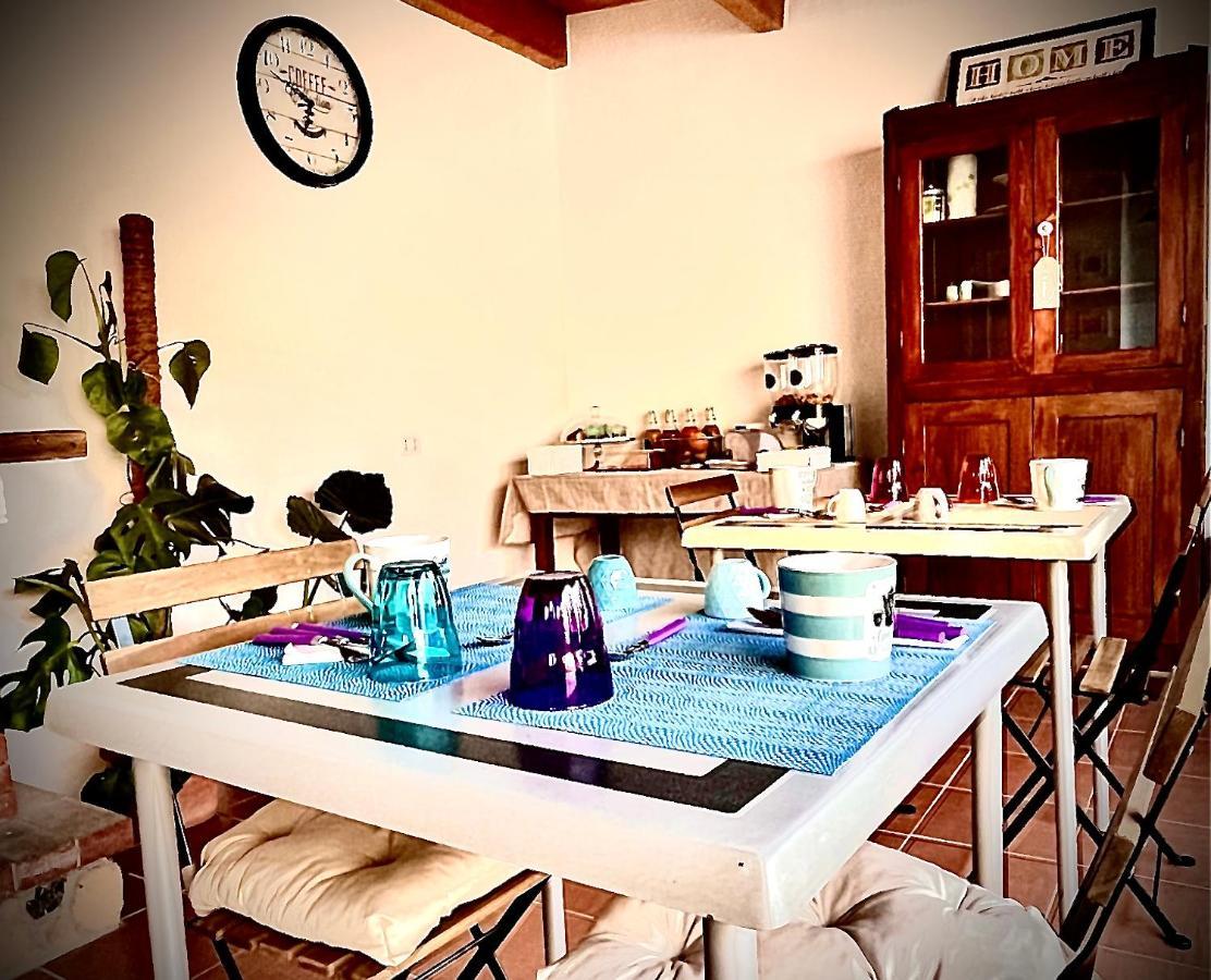 B&B Le Pavoncelle Sarde Флуміні-ді-Кварту Екстер'єр фото